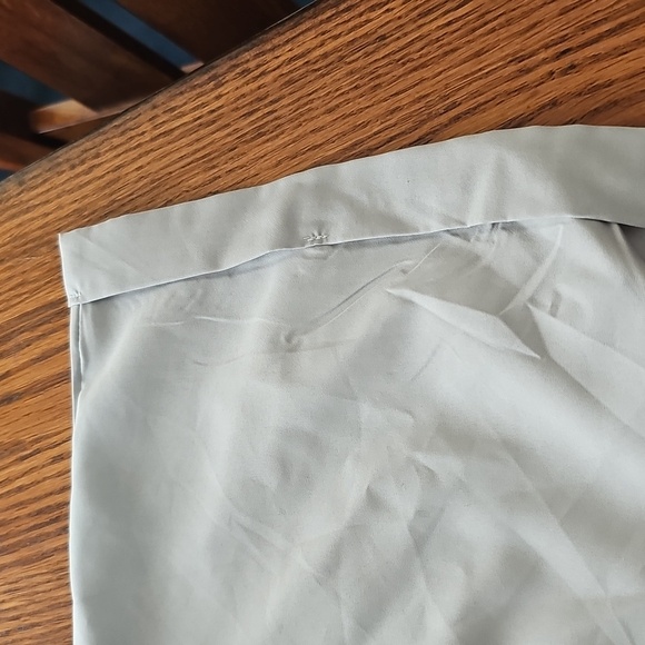 Elegant Gray Button-Down Ruched Dress - Picture 5 of 6